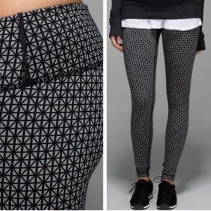 Lululemon Silver Black Wunder Under Tri Geometric Full Length Leggings Size 6